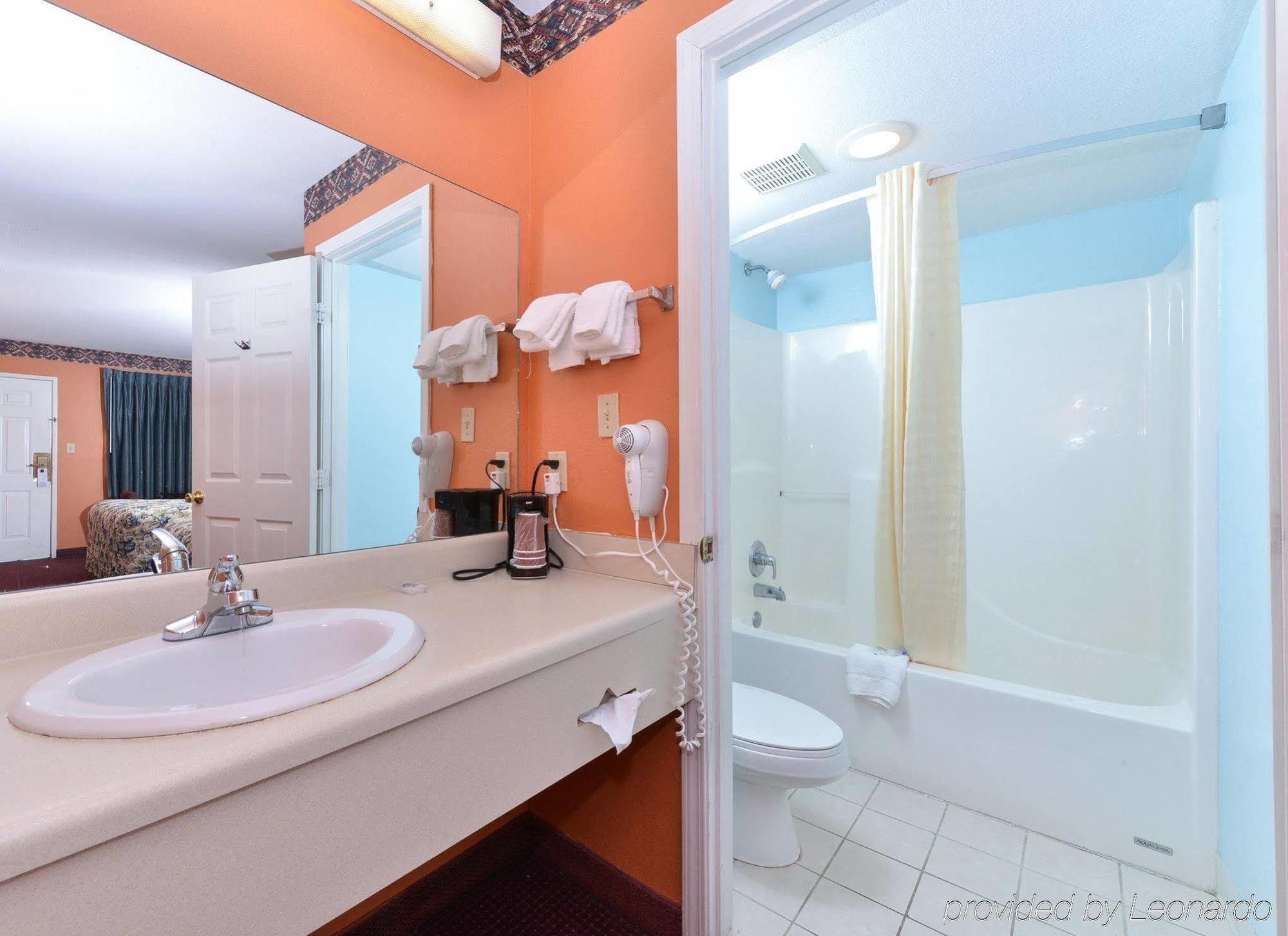 Americas Best Value Inn Ozark Exteriör bild