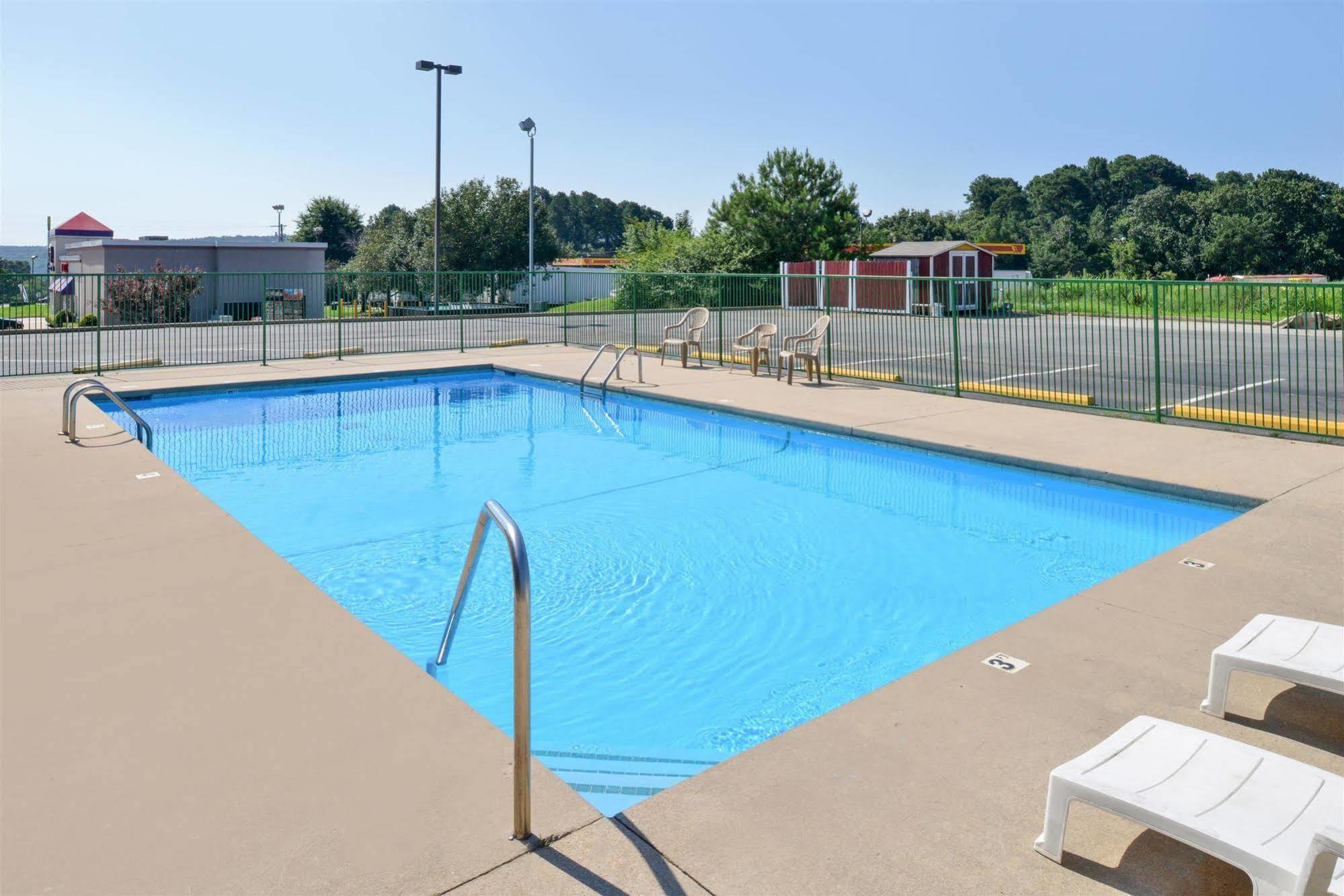Americas Best Value Inn Ozark Exteriör bild